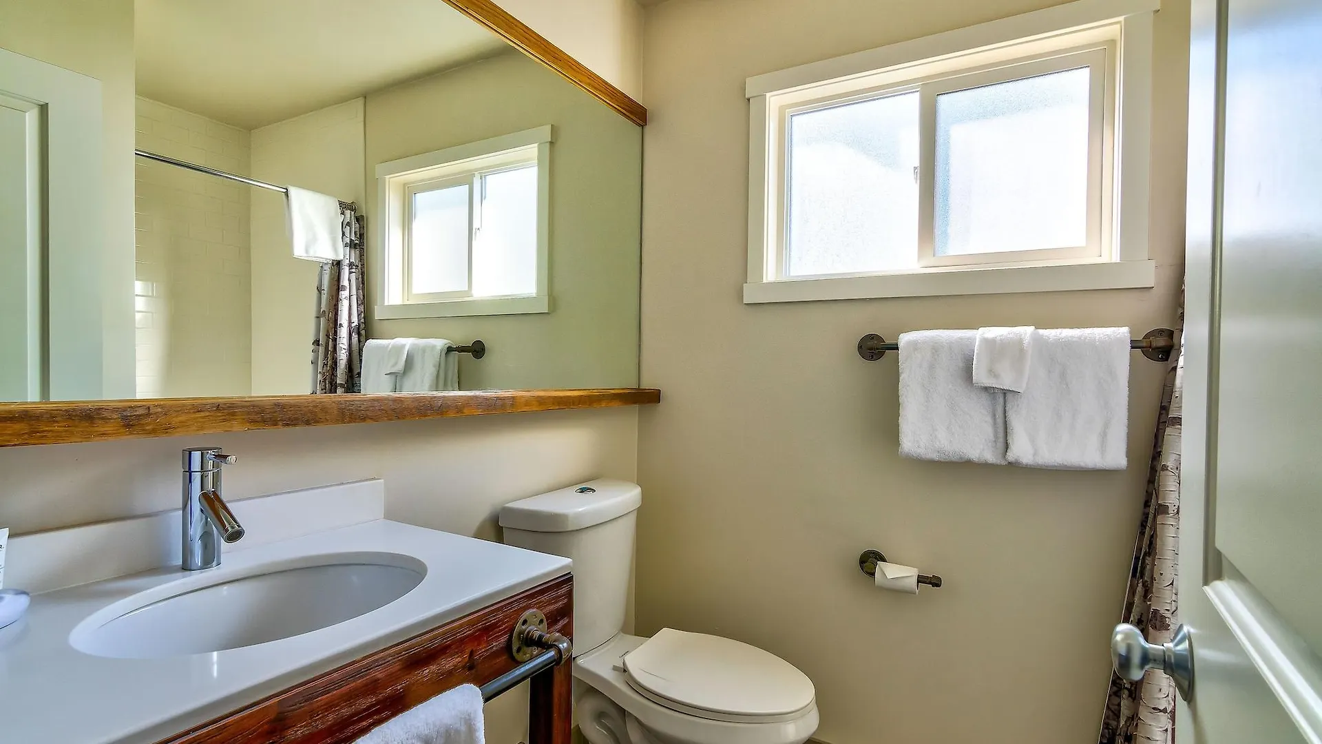 Basecamp Tahoe South South Lake Tahoe Hotel